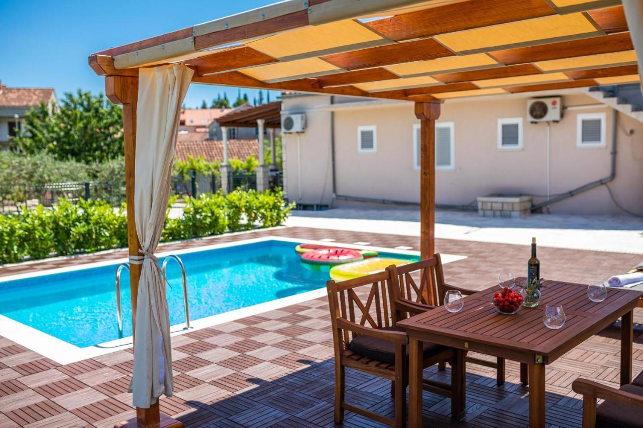 Apartma Sunny House
